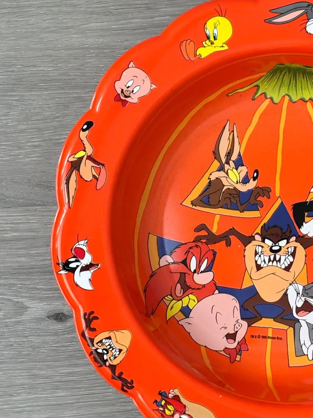 VINTAGE Warner Bros Looney Tunes Halloween Candy Bowl Dish BUGS TAZ TWEETY 1996